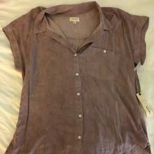 id:23 Women’s blouse